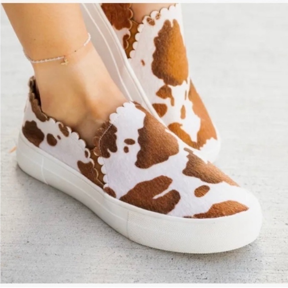 $60 NEW Mata Shoes faux cowhide brown/white cow print slip on sneakers 7
